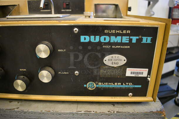 Buehler Duomet II Metal Commercial Countertop Belt Surfacer on Wooden Cart on Commercial Casters. 115 Volts, 1 Phase. 24x24x10.5. Cart 28x24x32 (Midtown 1: Room 122) - Image 5 of 9