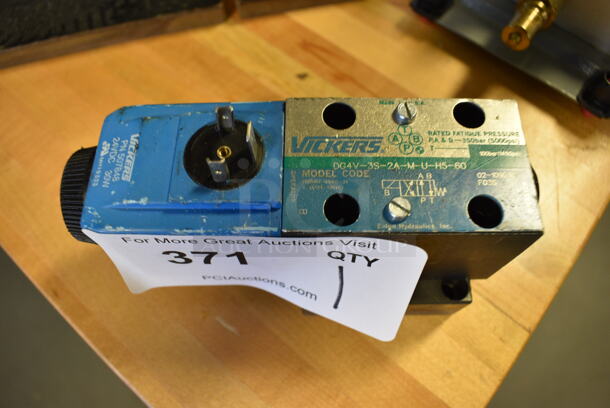 Vickers DG4V-3S-2A-M-U-H5-80 Metal Valve. 6x2.5x3. (Midtown 2: Room 130)