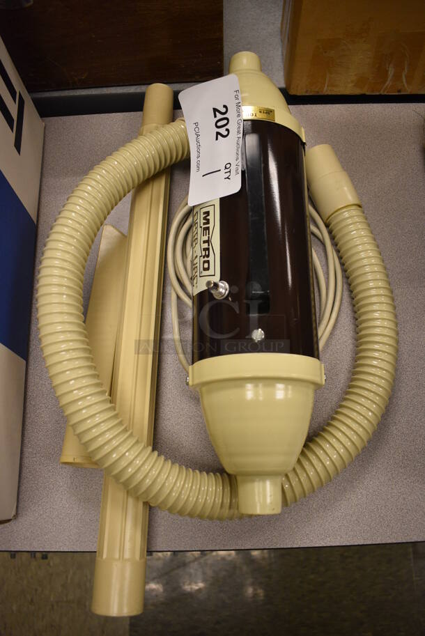 Metro Data Vac. 16x4x6. (Midtown 2: Room 105) - Image 1 of 5