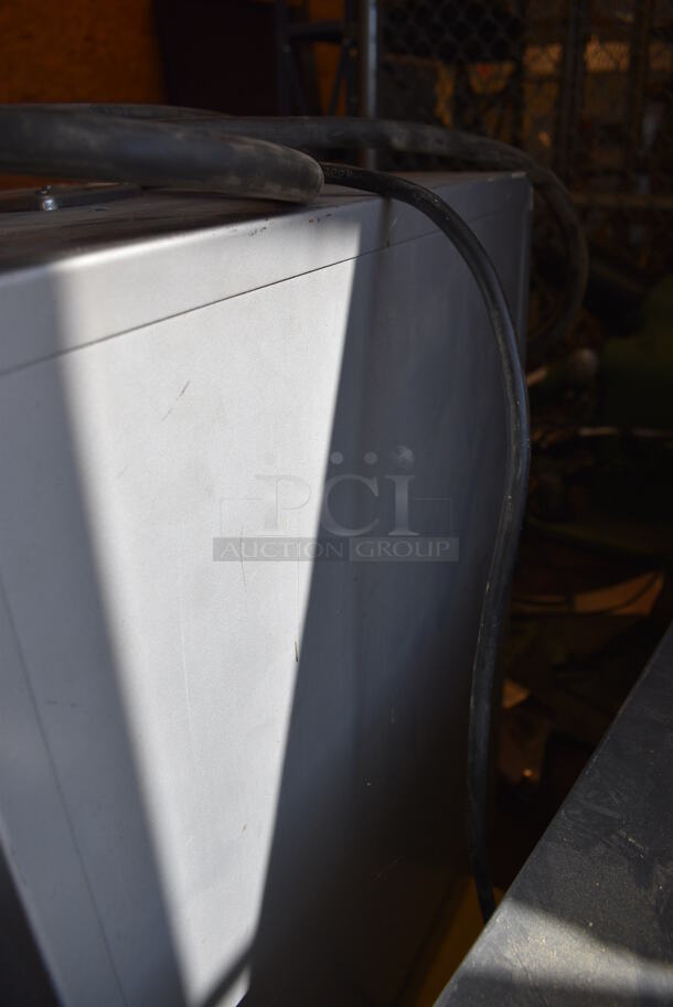 Precision Thelco Model 2 Metal 
Commercial Countertop Incubator. 18x16x24. (Midtown 1: Room 122) - Image 6 of 8