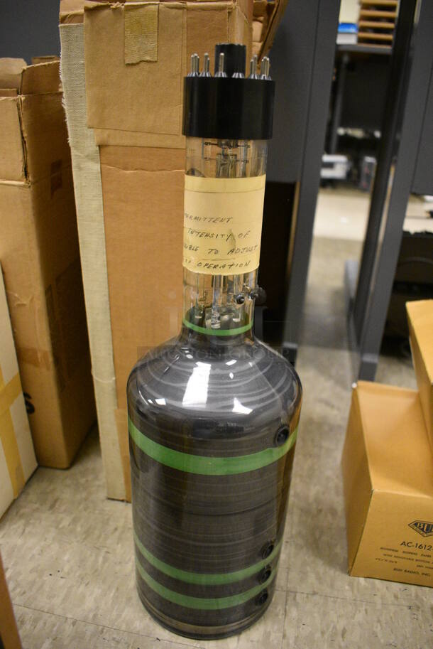 ALL ONE MONEY! Lot of 6 Various Units Including Electron Tubes! (Midtown 2: Room 105) - Image 8 of 9