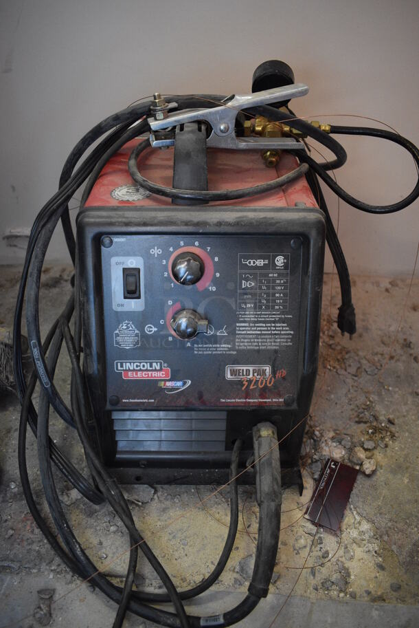 Lincoln Electric Weld Pak 3200 HD Metal Commercial Welder. 10x17x13. (Midtown 1: Room 122)