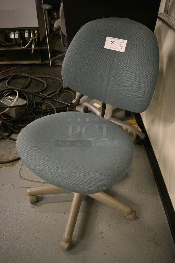 7 Various Office Chairs on Casters. Includes 21x22x37. 7 Times Your Bid! (Midtown 1: Room 122) - Image 2 of 4