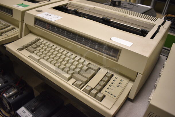 IBM Countertop Typewriter. 20.5x18.5x6.5. (Midtown 2: Room 105) - Image 3 of 5
