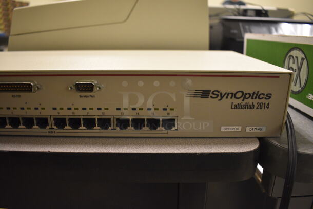 SynOptics LattisHub 2814 Metal Port. 17.5x7.5x2.5. (Midtown 2: Room 105) - Image 3 of 4