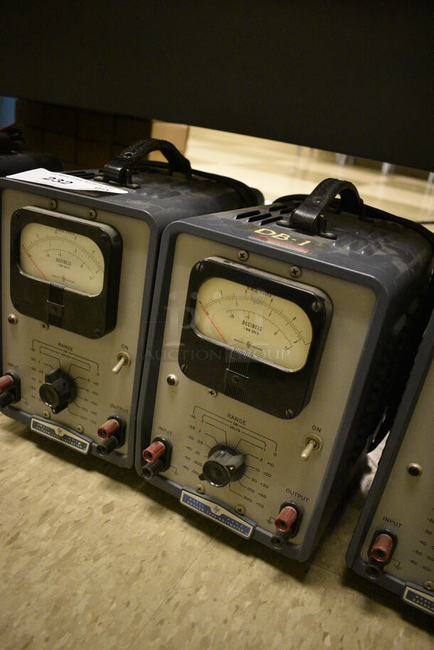 2 General Radio Model 400D Metal Vacuum Tube Voltmeter. 7x11x11. 2 Times Your Bid! (Midtown 2: Room 105) - Image 2 of 5