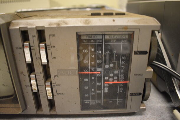 Emerson FM/AM/PSB-WB Receiver Television. 11.5x11x5. (Midtown 2: Room 105) - Image 2 of 6