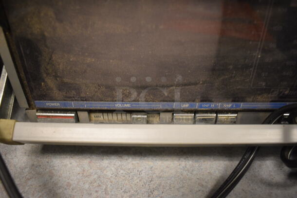 Emerson Model VR36 Portable AC/DC TV/FM Radio Receiver. 10x11x6. (Midtown 2: Room 105)  - Image 4 of 6