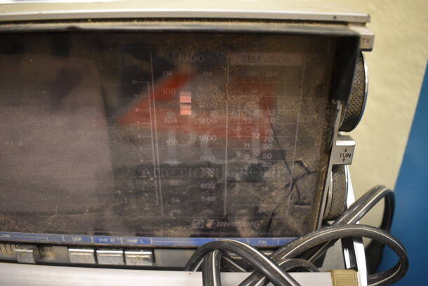 Emerson Model VR36 Portable AC/DC TV/FM Radio Receiver. 10x11x6. (Midtown 2: Room 105)  - Image 5 of 6