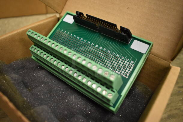 7 BRAND NEW IN BOX! Phoenix FLKM 40-CMP Electronic Panels. 4.5x3x2.5. 7 Times Your Bid! (Midtown 2: Room 105)  - Image 2 of 7