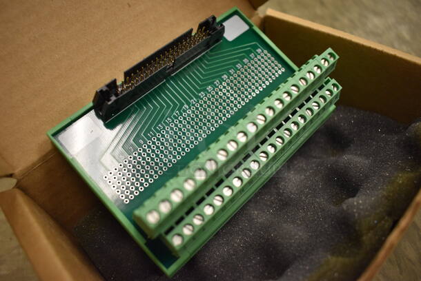 7 BRAND NEW IN BOX! Phoenix FLKM 40-CMP Electronic Panels. 4.5x3x2.5. 7 Times Your Bid! (Midtown 2: Room 105)  - Image 3 of 7