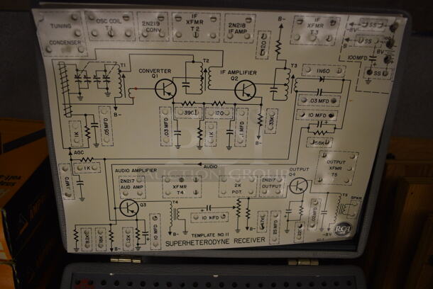 2 Superheterodyne Receivers in Hard Case. 12.5x9x5. 2 Times Your Bid! (Midtown 2: Room 105) - Image 5 of 6