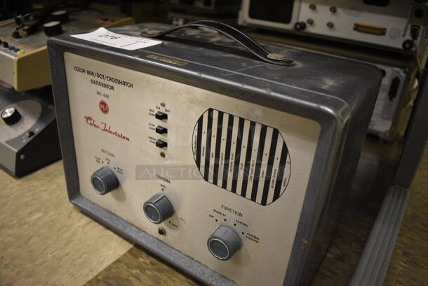 RCA Model WR-64B Color Television Color Bar / Dot / Crosshatch Generator. 14x7x10. (Midtown 2: Room 105) - Image 4 of 5