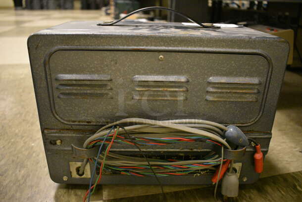 RCA Model WR-64B Color Television Color Bar / Dot / Crosshatch Generator. 14x7x10. (Midtown 2: Room 105) - Image 5 of 5