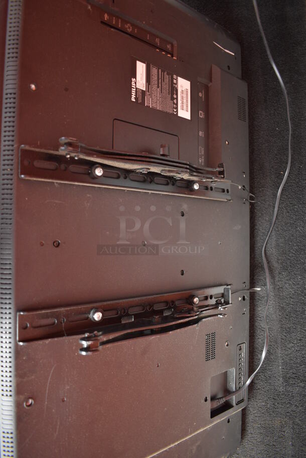 2017 Philips Model BDL4330QL 43" Television. Does Not Come w/ Power Cord. 100-240 Volts, 1 Phase. Buyer Must Pick Up - We Will Not Ship This Item. Tested and Working! - Image 6 of 9
