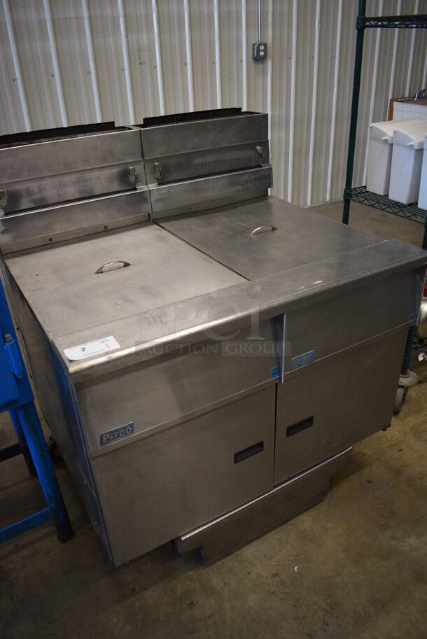 AMAZING! 2015 Pitco Frialator Model SG18 Stainless Steel Commercial Natural Gas Powered 2 Bay Deep Fat Fryer w/ 2 Lids and Filtration System on Commercial Casters. 140,000 BTU. 40x35x48 - Image 4 of 10
