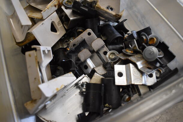 ALL ONE MONEY! Lot of Various Items Including Metro Clips in Clear 1/2 Size Drop In Bin! - Image 2 of 3