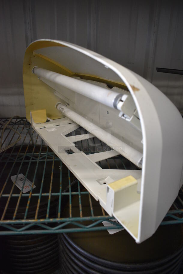 Ecolab White Poly Bug Zapper. 24x12x12. Tested and Working! - Image 2 of 4