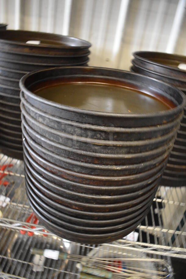 15 Metal Round Baking Pans. 15x15x2. 15 Times Your Bid! - Image 2 of 6