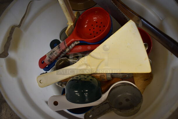 ALL ONE MONEY! Lot of Various Items Including Poly Straining Scoops in Poly Bin! - Image 2 of 4