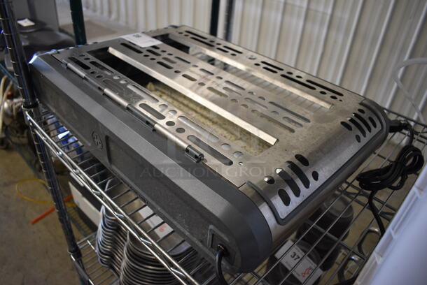 Edge Metal Bug Zapper. 22x15x5 - Image 2 of 5