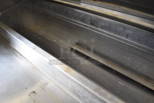 GREAT! Randell Model 8395N Stainless Steel Commercial Pizza Prep Table w/ 2 Lids and 3 Lower Doors on Commercial Casters. 115 Volts, 1 Phase. 95x34x45. Tested and Powers On But Temps at 54 Degrees - Image 6 of 10