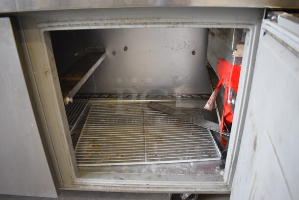 GREAT! Randell Model 8395N Stainless Steel Commercial Pizza Prep Table w/ 2 Lids and 3 Lower Doors on Commercial Casters. 115 Volts, 1 Phase. 95x34x45. Tested and Powers On But Temps at 54 Degrees - Image 8 of 10