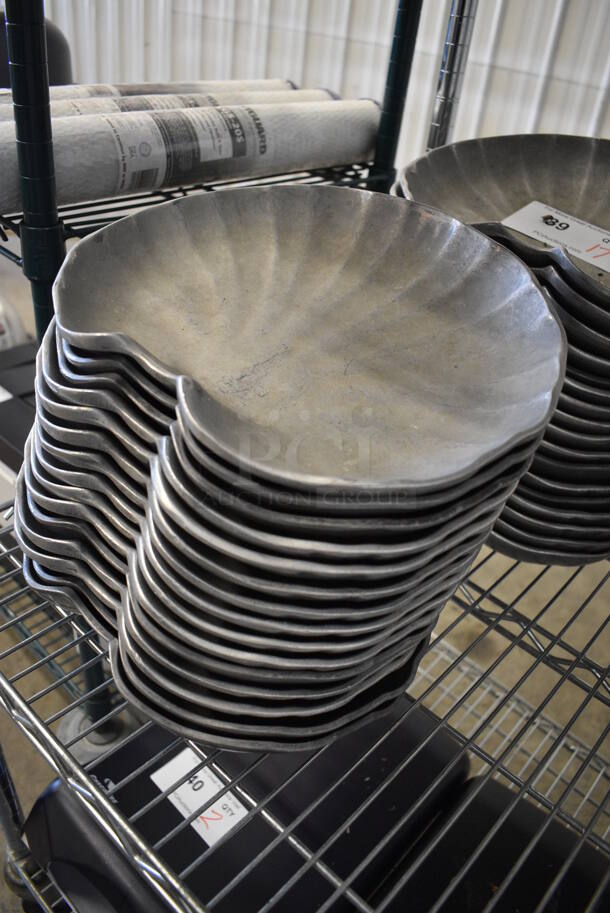 17 Metal Seashell Shaped Plates. 11.5x9x1. 17 Times Your Bid! - Image 2 of 4