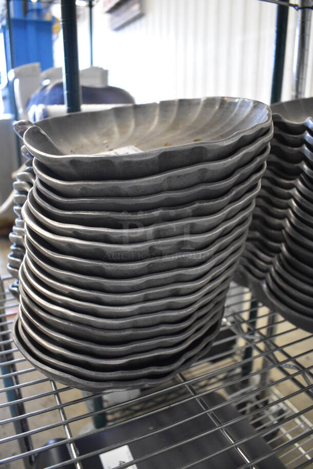 17 Metal Seashell Shaped Plates. 11.5x9x1. 17 Times Your Bid! - Image 4 of 4