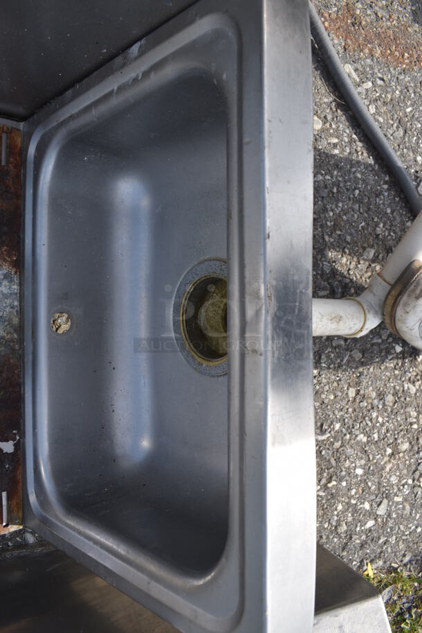 Stainless Steel Commercial Single Bay Wall Mount Sink w/ Right Side Splash Guard, Mount Bar, Faucet and Handles. 17x15x25 - Image 3 of 5