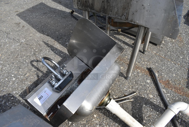 Stainless Steel Commercial Single Bay Wall Mount Sink w/ Right Side Splash Guard, Mount Bar, Faucet and Handles. 17x15x25 - Image 4 of 5