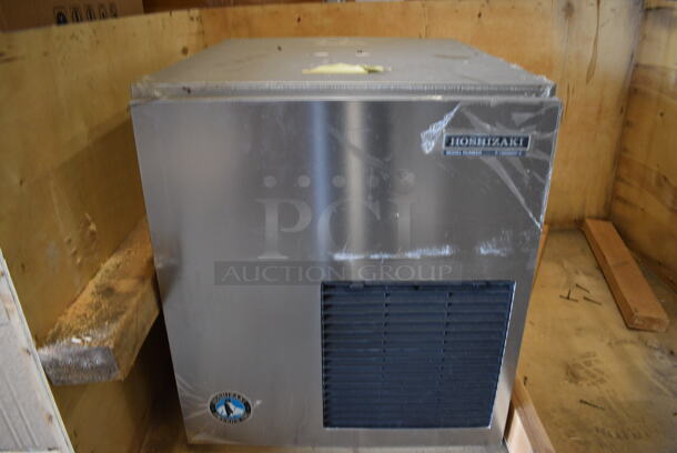 BRAND NEW! Hoshizaki Model F-1000HRF-C Stainless Steel Commercial Ice Head. Unit Needs Remote Condenser. 208-230 Volts, 1 Phase. 22x28x26