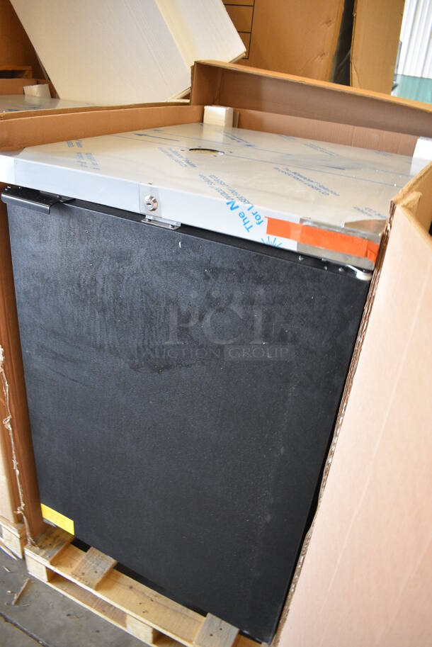 BRAND NEW! 2019 Micro Matic Model MDD 23 E Stainless Steel Commercial Direct Draw Kegerator. 220 Volts, 1 Phase. 25x28x37 - Image 3 of 10