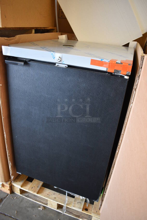 BRAND NEW! 2019 Micro Matic Model MDD 23 E Stainless Steel Commercial Direct Draw Kegerator. 220 Volts, 1 Phase. 25x28x37 - Image 3 of 10