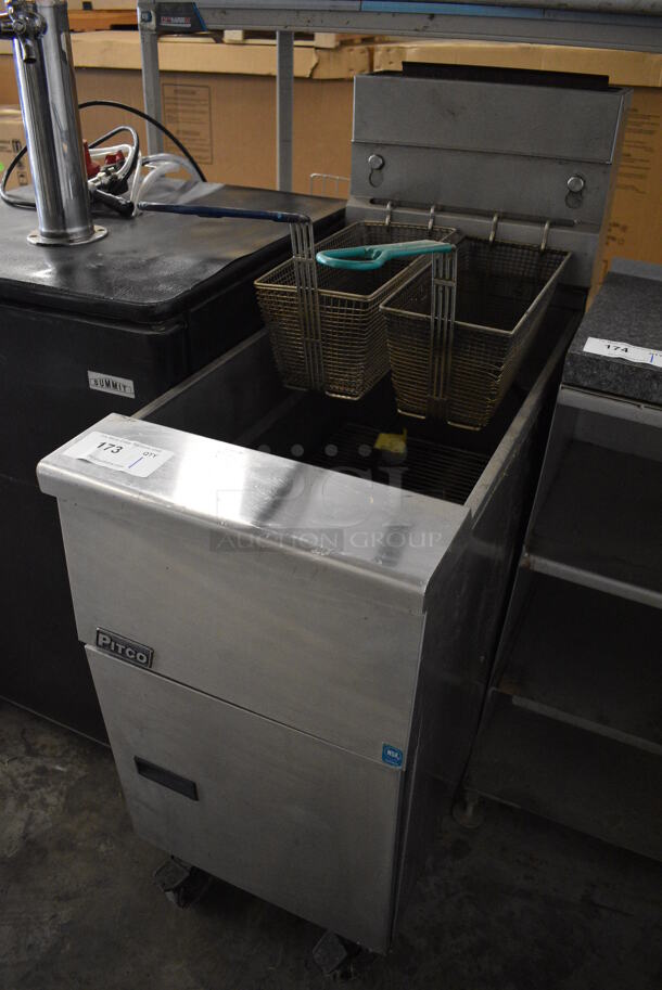 WOW! Pitco Frialator Model SG14 Stainless Steel Commercial Propane Gas Powered Deep Fat Fryer w/ 2 Metal Fry Baskets on Commercial Casters. 110,000 BTU. 15.5x34x46 - Image 2 of 6