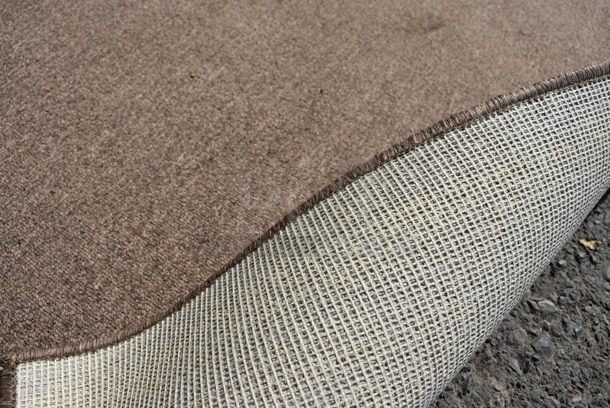 Brown Rug. 85x60 - Image 5 of 5