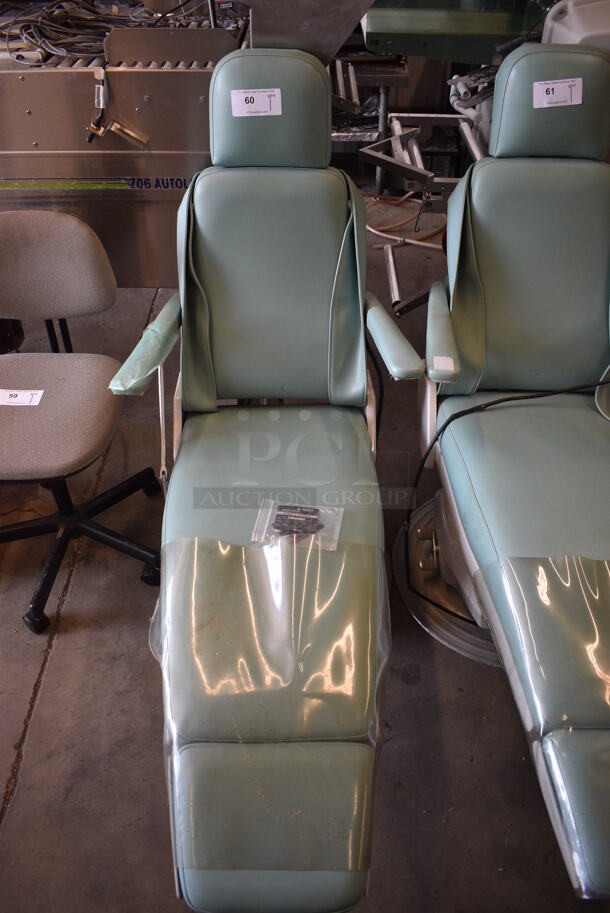 Ritter Model H3L Reclining Green Dentist Chair. 115 Volts, 1 Phase. 24x52x48. Tested and Working!