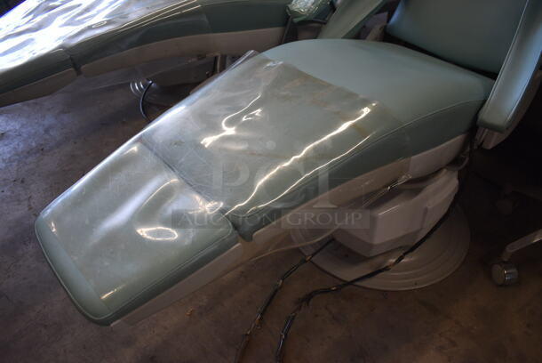 Ritter Model H3L Reclining Green Dentist Chair. 115 Volts, 1 Phase. 24x52x48. Tested and Working! - Image 4 of 6