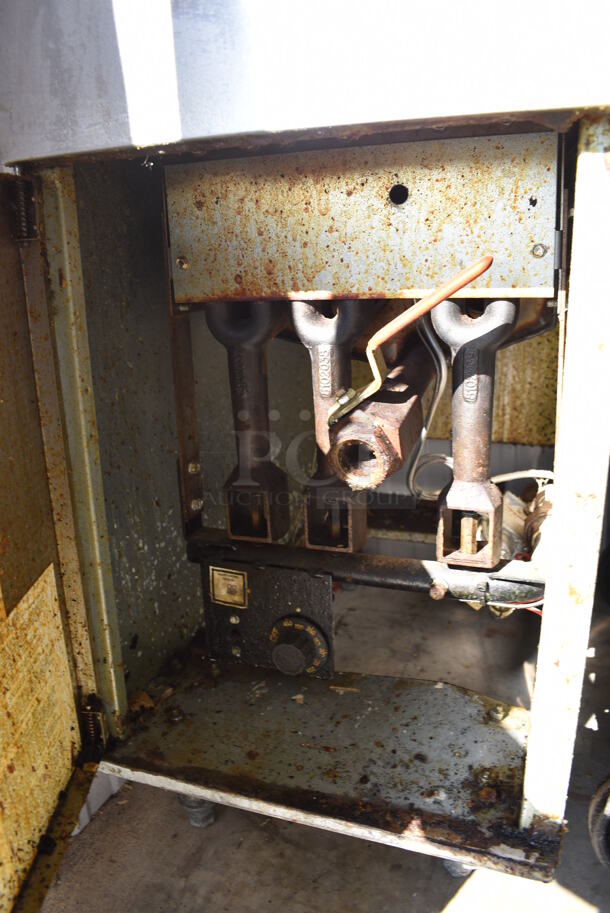 NICE! 2010 Dean Model SR42GN Stainless Steel Commercial Floor Style Natural Gas Powered Deep Fat Fryer. 105,000 BTU. 15.5x30x47 - Image 5 of 6