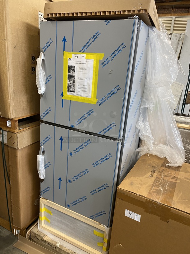 BRAND NEW! Beverage Air Model RI18HC-HS-26 Stainless Steel Commercial 2 Half Size Door Reach In Cooler. 115 Volts, 1 Phase. 26.5x30x69.5. Tested and Working! - Image 3 of 8