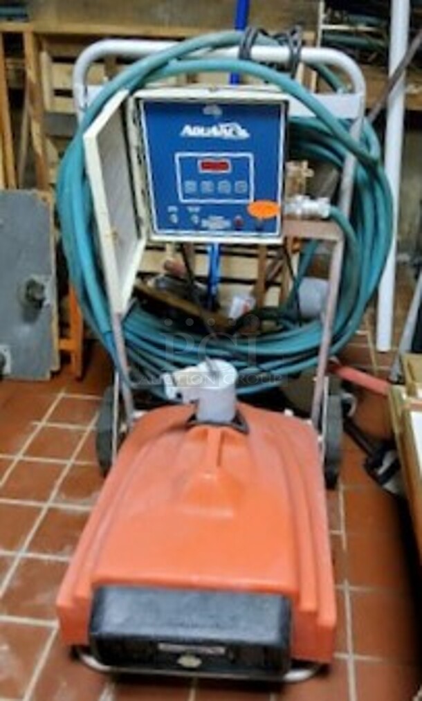 GREAT FIND! Aqua Vac Pool Cleaning Machine. Working When Closed! 