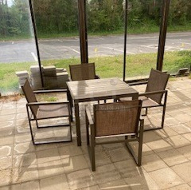 NICE! ALL ONE MONEY! Outdoor Table With 4 Chairs.  
