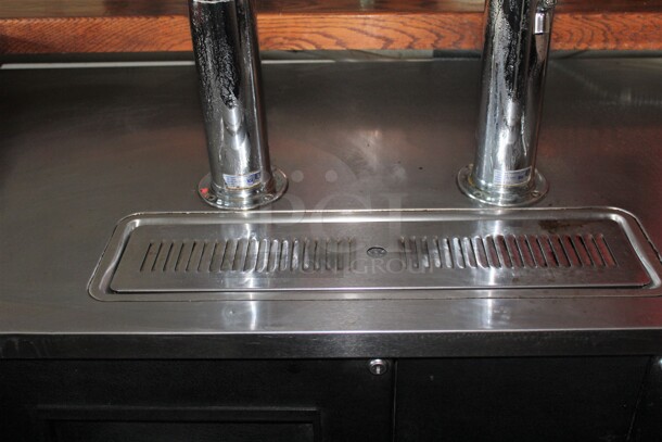 FABULOUS! True Model TDD-3 Commercial 2 Section Direct Draw Kegerator. Holds 3 Kegs, 2 Taps. 69x27x62. 115V.60Hz. Working When Closed! Buyer Must Remove! - Image 4 of 4