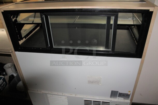 WOW! Structural Concepts Model HUDLR7452 Commercial Black Dual Service Curved Glass Dry Bakery Display Case / Refrigerated Merchandiser. 50x42x53. 120/230v. 60Hz. 1 Phase. Working When Closed! Buyer Must Remove!  - Image 6 of 7