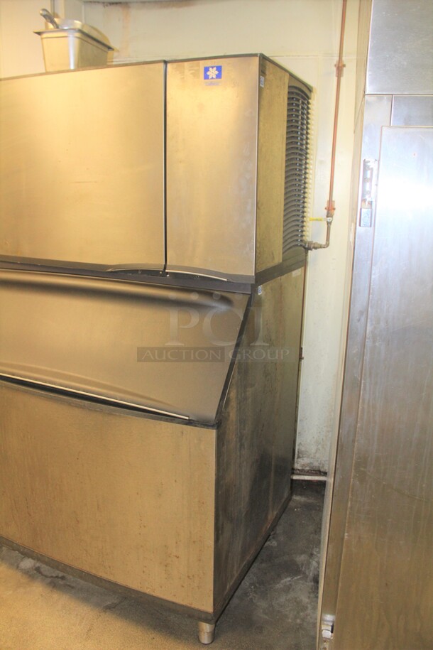 FANTASITC! Manitowoc Model SD1402A Commercial Stainless Steel Air Cooled Ice Maker With Bin. 1450lbs/day. 208-230V. 60Hz. Working When Closed! Buyer Must Remove! - Image 2 of 6