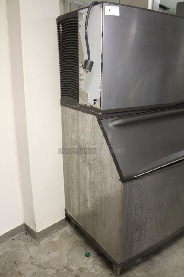 FANTASITC! Manitowoc Model SD1402A Commercial Stainless Steel Air Cooled Ice Maker With Bin. 1450lbs/day. 208-230V. 60Hz. Working When Closed! Buyer Must Remove! - Image 5 of 6