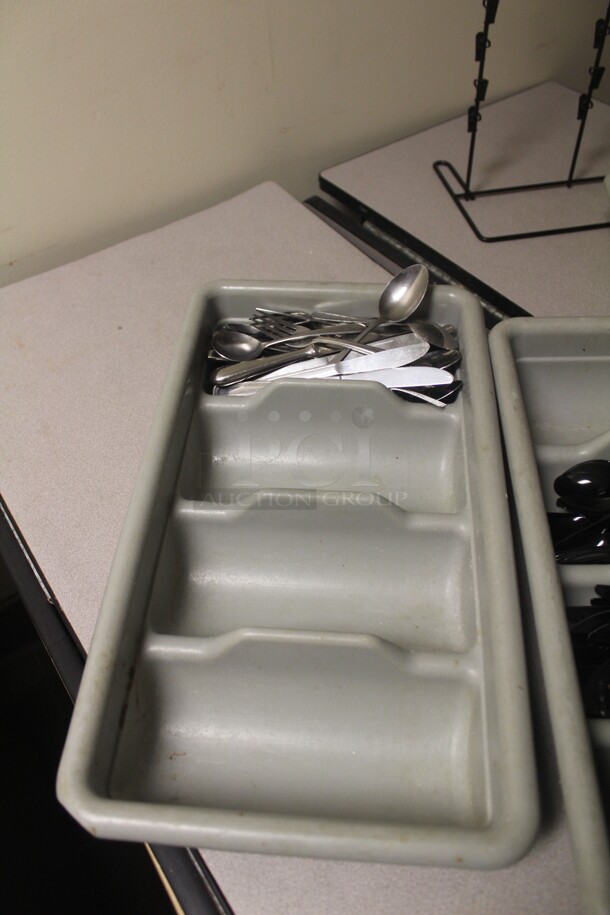 ALL ONE MONEY! Silverware Caddies, Plastic Lids And Silverware, Chip Display Rack.  - Image 4 of 5