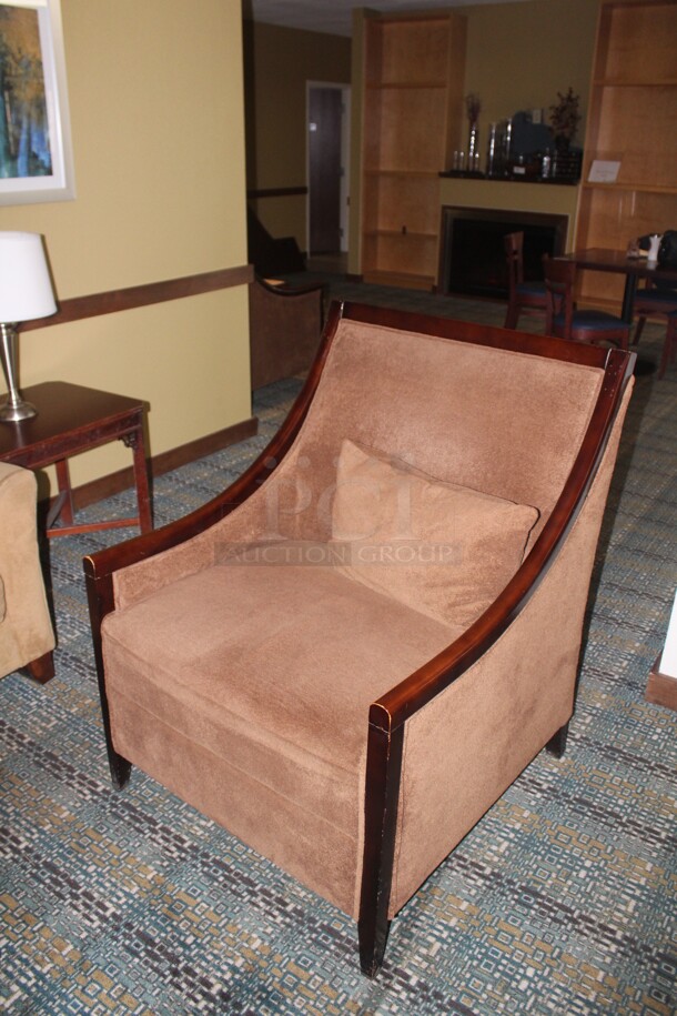 ALL ONE MONEY! Loveseat, 2 Chairs, 1 Coffee Table , 2 End Tables, And 2 Lamps. Buyer Must Remove! - Image 5 of 7