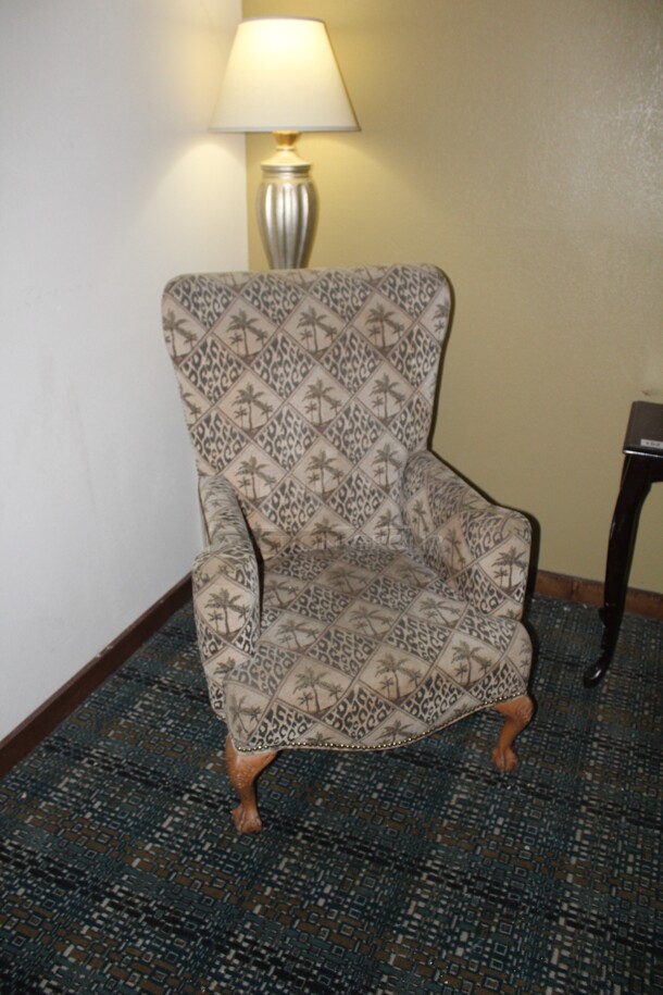 ALL ONE MONEY! 2 Chairs, Console Table, Flower Arrangement And Two Lamps. Buyer Must Remove.  - Image 3 of 6