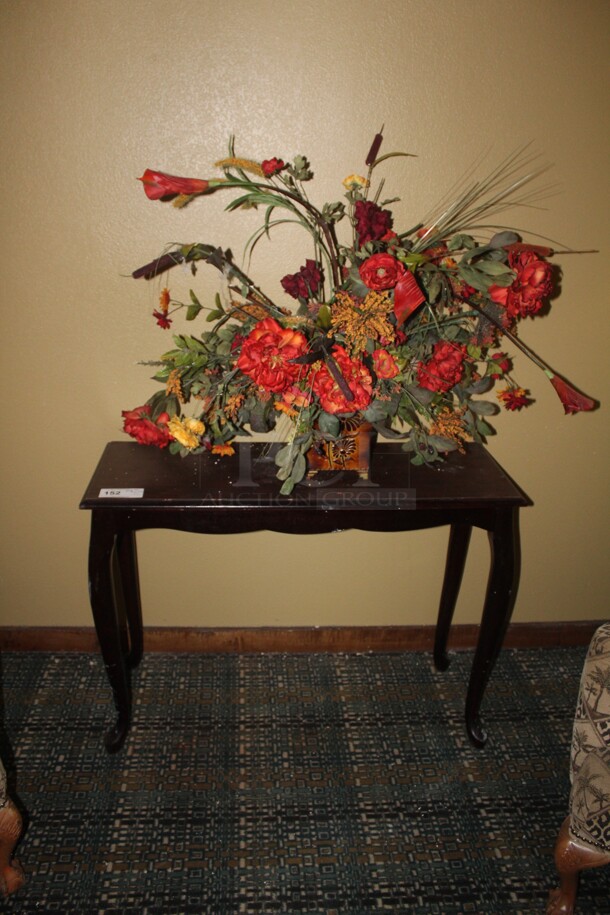 ALL ONE MONEY! 2 Chairs, Console Table, Flower Arrangement And Two Lamps. Buyer Must Remove.  - Image 4 of 6